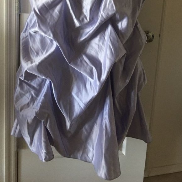 Lavender dress with white Bow on the waist - Picture 2 of 4